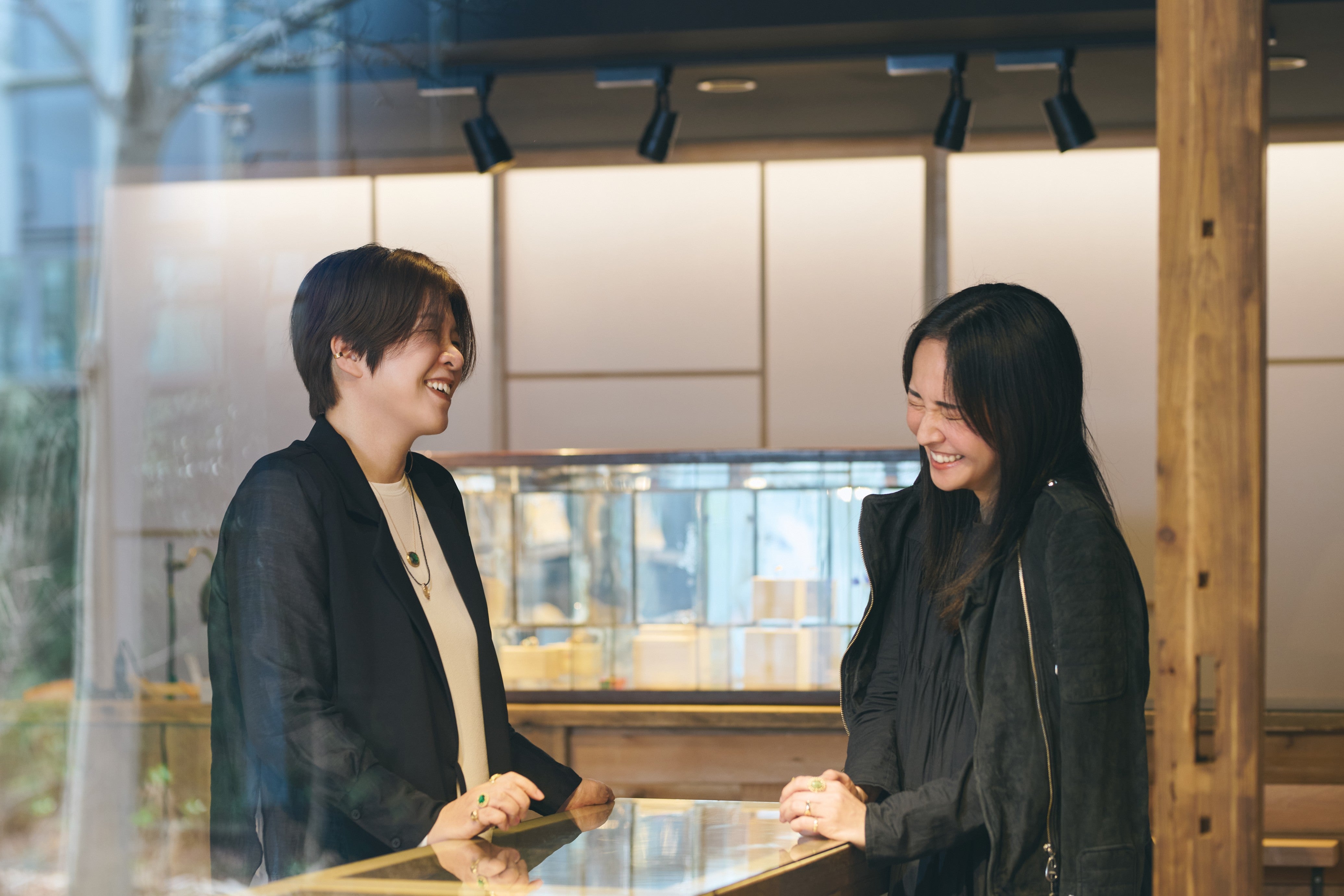 有川ひろ＆ai with オーダープラン（ティコリング付） – Moixx